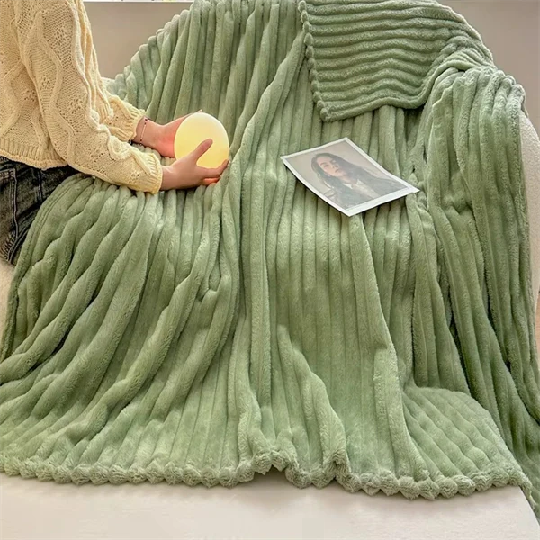 Chunky Hand-Knit Blanket - Ultra Soft Plush Throw with Unique Braided Design for Bed & Couch