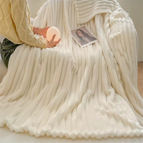 Chunky Hand-Knit Blanket - Ultra Soft Plush Throw with Unique Braided Design for Bed & Couch