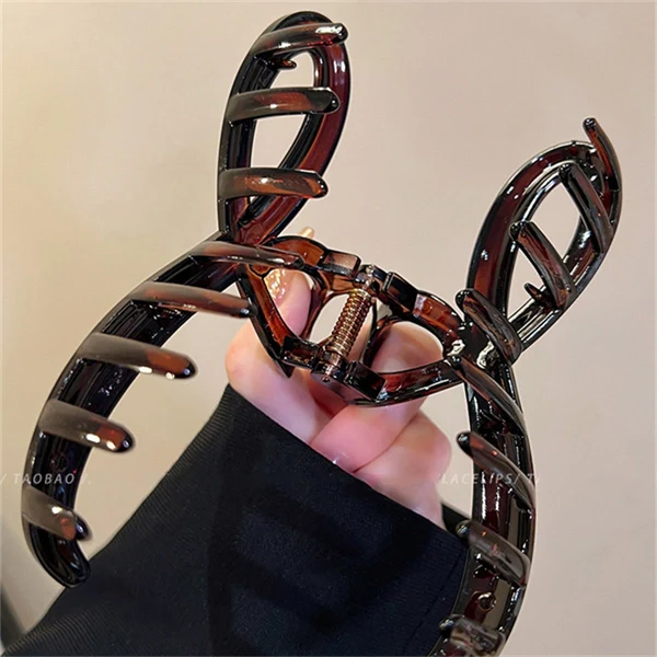 Large Claw Clip for Women – Matte Shark Hair Clip for Thick Hair