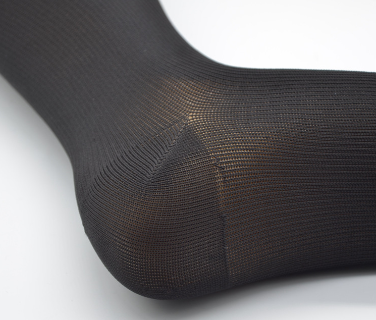 Pure color compression socks- simple but energy.