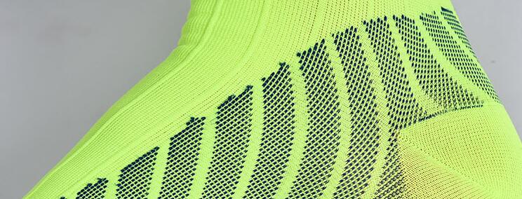 High-quality fabric compression socks-Seamless knitting.