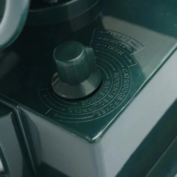 Solar-Powered Ultrasonic Bird Repeller – Eco-Friendly, Effective Outdoor Pest Control for Birds