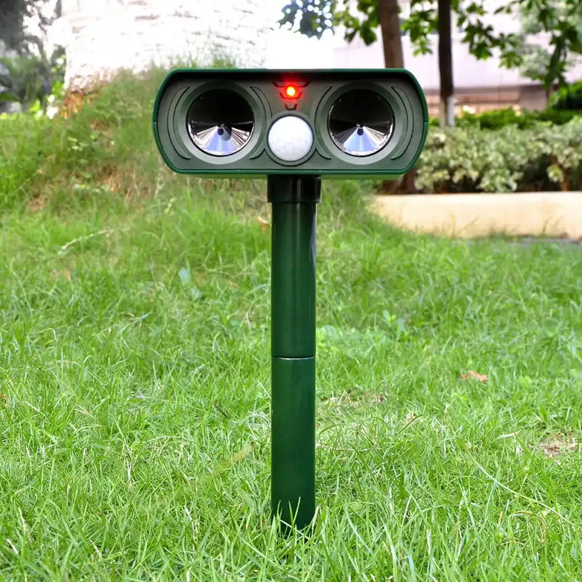 Solar Ultrasonic Coyote/Raccoon/Skunk/Snake & Rodent Repeller - Weatherproof
