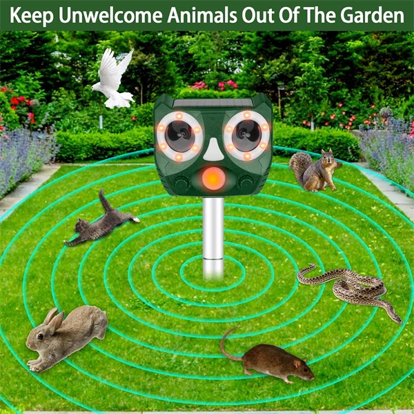 Ultrasonic Animal Repeller Outdoor, Solar Powered Squirrels Repeller Waterproof Deer Repeller for Rats，Dog, Cat, Squirrels, Bird, Rabbit, Deer, Raccoon Farm Yard Garden