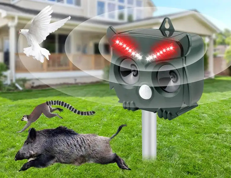 Ultrasonic Solar-Powered Pest Repeller, Waterproof Animal Deterrent for Bears, Wild Boars, Cats, Stray Dogs, Rodents, Crows, Protects Birds & Wildlife