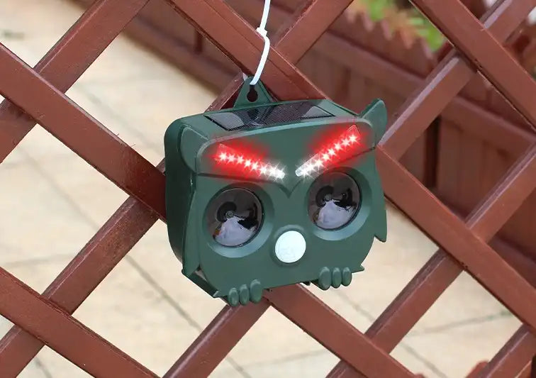Ultrasonic Solar-Powered Pest Repeller, Waterproof Animal Deterrent for Bears, Wild Boars, Cats, Stray Dogs, Rodents, Crows, Protects Birds & Wildlife