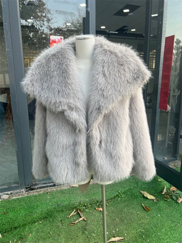 Women's Cropped Faux Fur Jacket