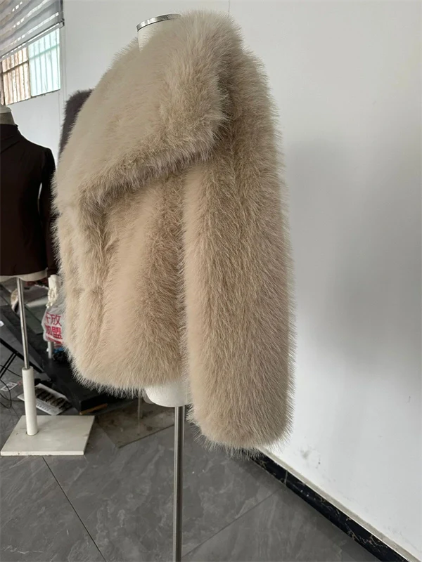Women's Cropped Faux Fur Jacket