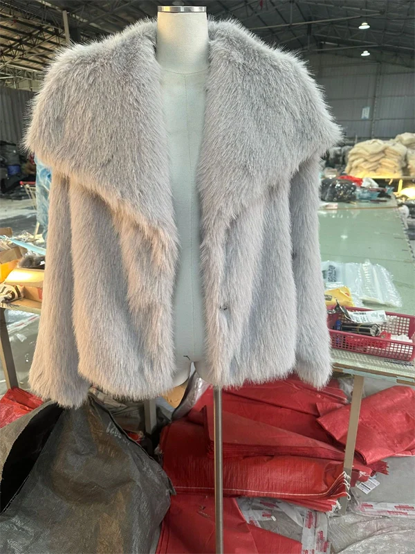 Women's Cropped Faux Fur Jacket