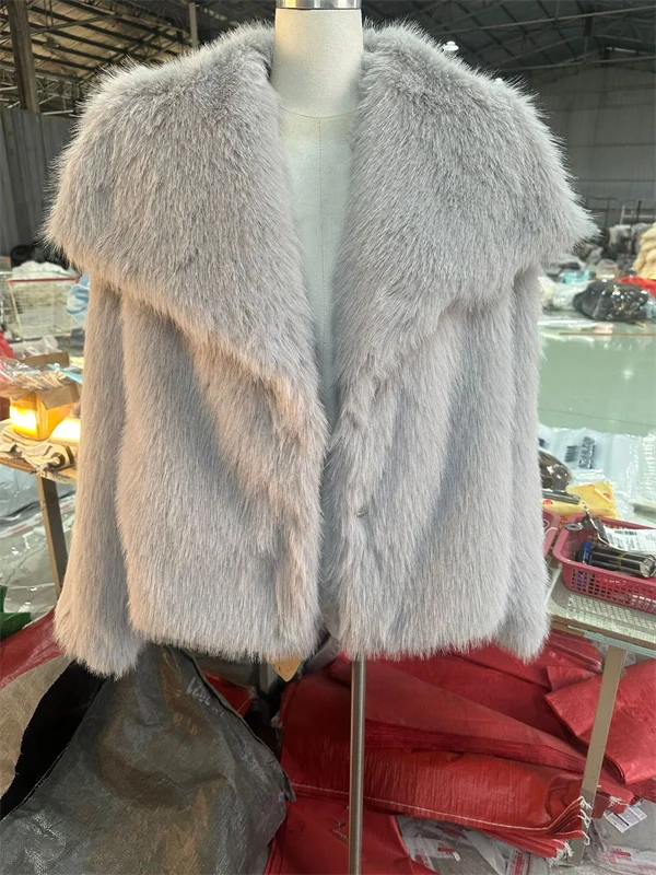 Women's Cropped Faux Fur Jacket
