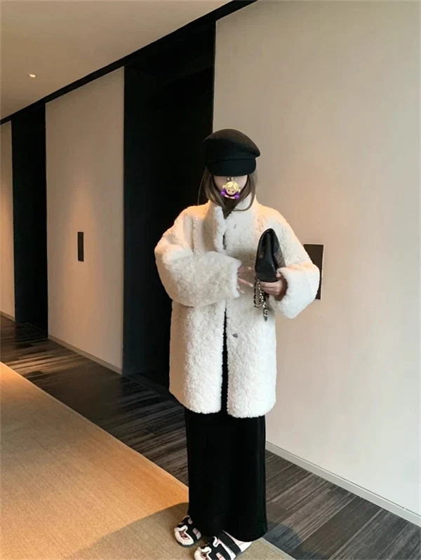 Women’s Mid-Length Faux Shearling Coat – Loose Fit Eco-Friendly Lamb Wool Jacket with Fur Collar