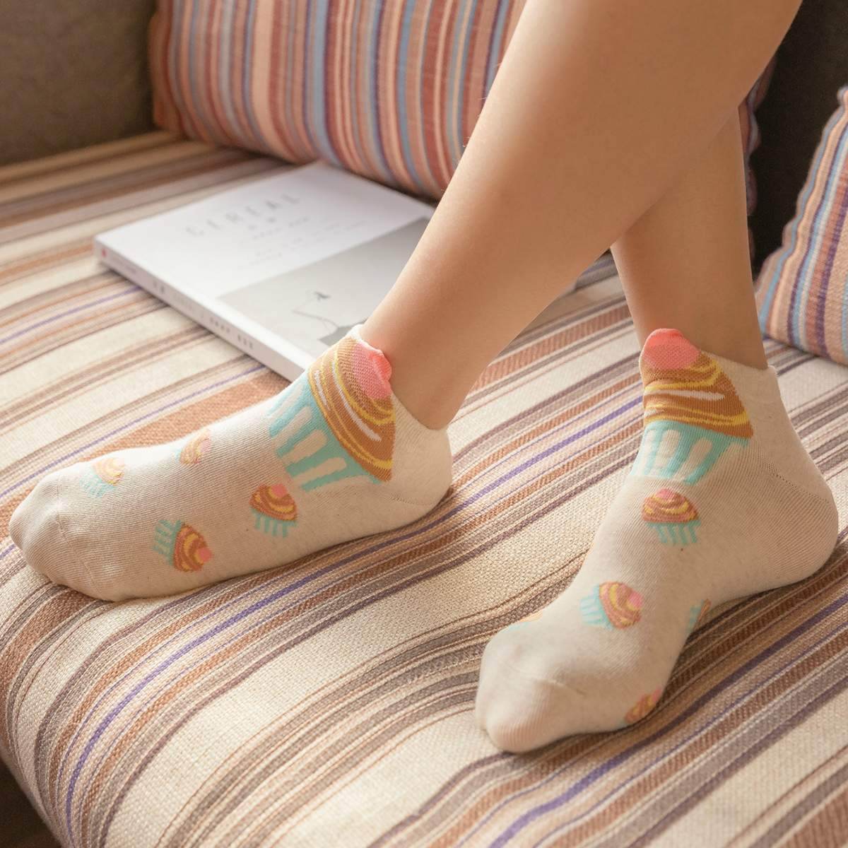 SWEET CUPCAKE WOMEN'S LOW CUT SOCKS